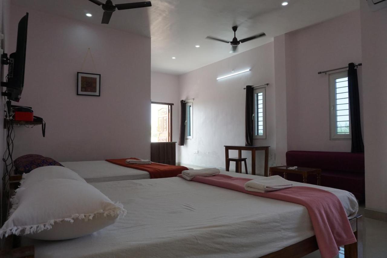 Badrinath House Bed and Breakfast Auroville Exterior foto