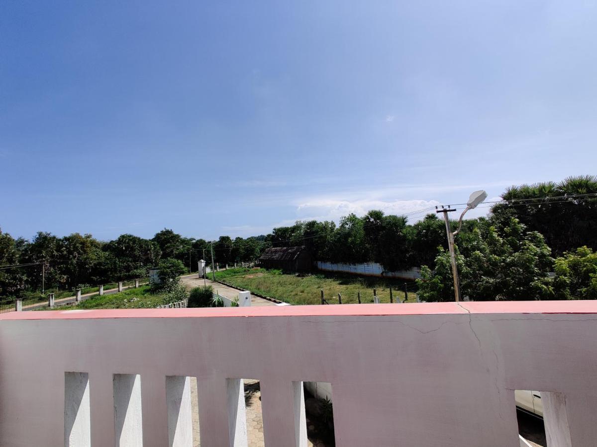 Badrinath House Bed and Breakfast Auroville Exterior foto