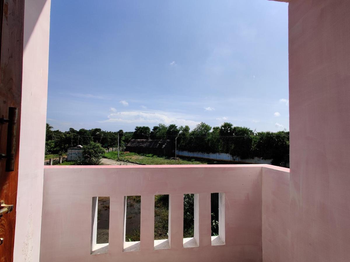 Badrinath House Bed and Breakfast Auroville Exterior foto